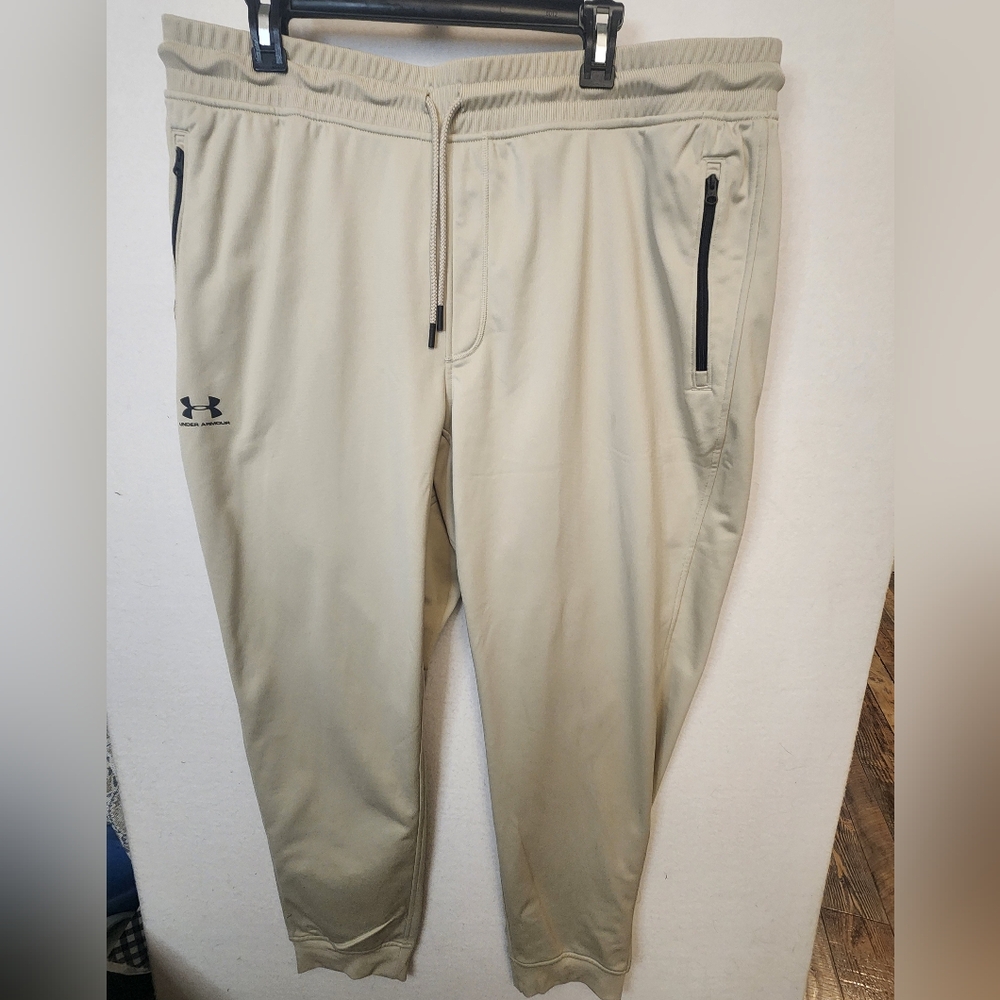 NWT XXL Under Armour Men's Beige Jogger Sweatpants